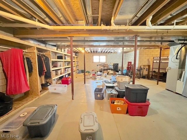 8885 Locust Street SW, Sherrodsville, OH 44675