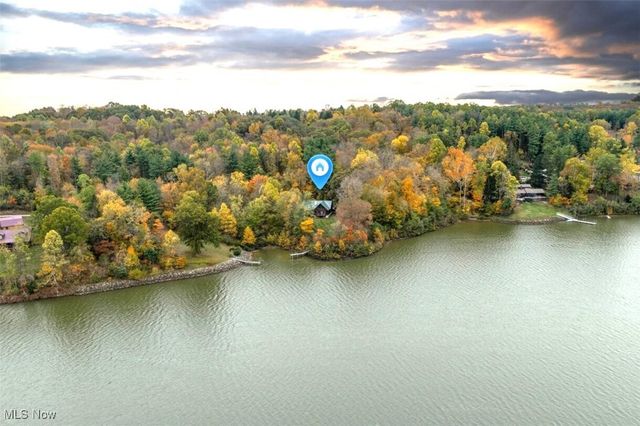 8885 Locust Street SW, Sherrodsville, OH 44675