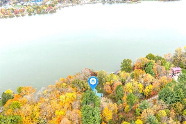 8885 Locust Street SW, Sherrodsville, OH 44675