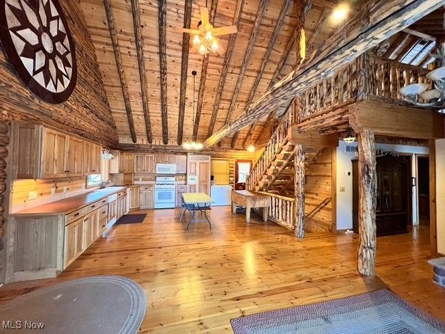 8885 Locust Street SW, Sherrodsville, OH 44675