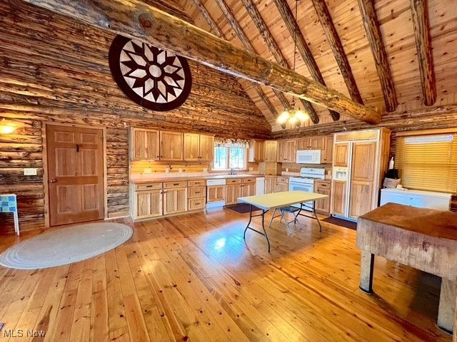 8885 Locust Street SW, Sherrodsville, OH 44675