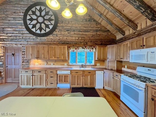 8885 Locust Street SW, Sherrodsville, OH 44675