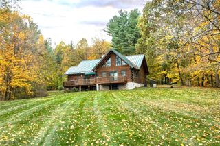 8885 Locust Street SW, Sherrodsville, OH 44675