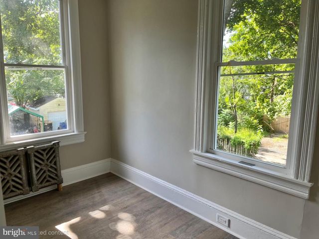 617 STUYVESANT AVE, Trenton, NJ 08618