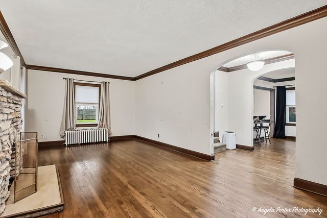 462 Glendenning Place, Waukegan, IL 60085