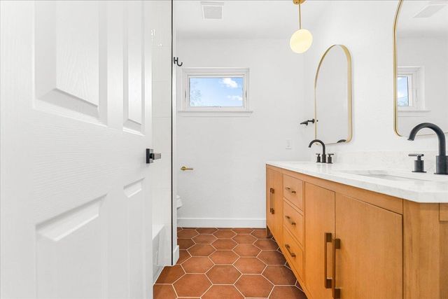 3709 Counselor DR, Austin, TX 78749