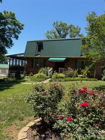 280 Forest Acres Lane, Taylorsville, NC 28681
