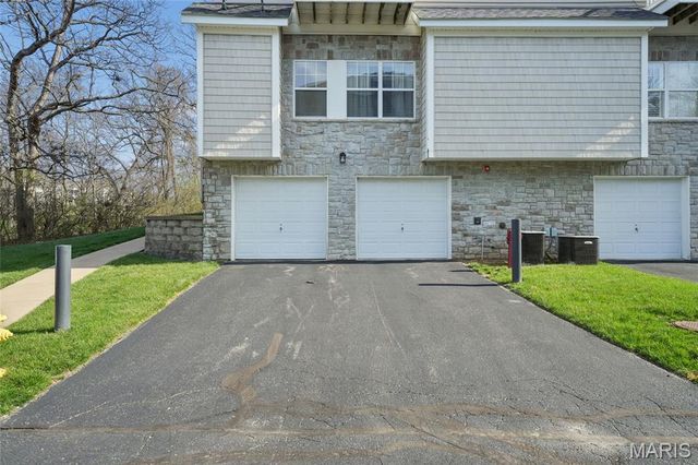 16349 Justus Post Road, Chesterfield, MO 63017