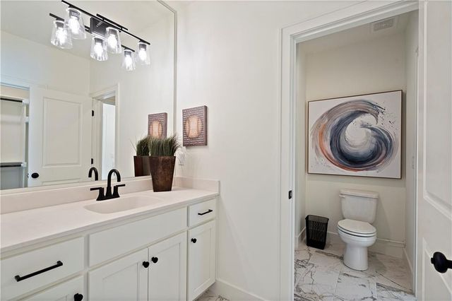 4921 NW 70th Terrace, Kansas City, MO 64151