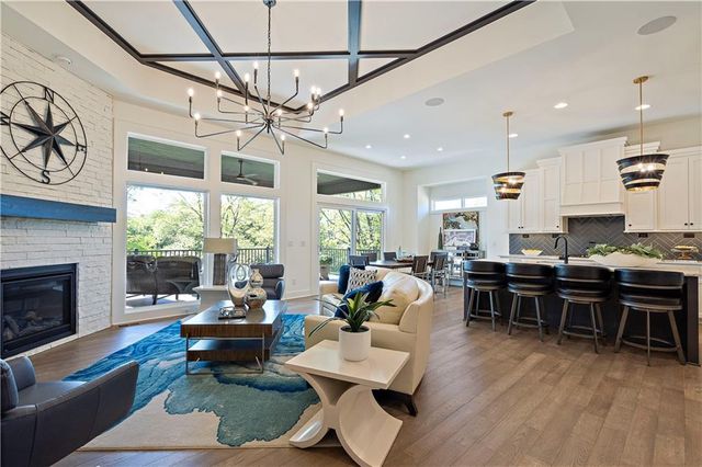 4921 NW 70th Terrace, Kansas City, MO 64151