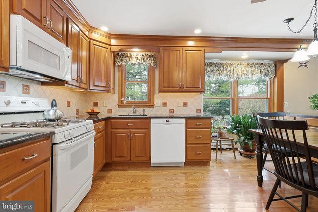 297 CLIVEDEN DR, Newtown, PA 18940