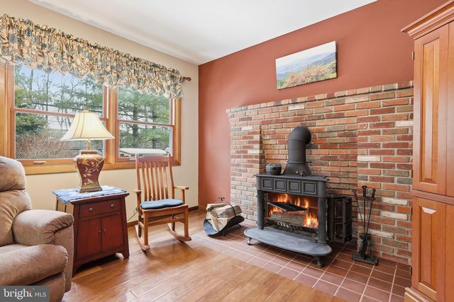 297 CLIVEDEN DR, Newtown, PA 18940