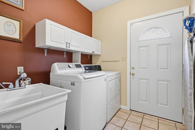 297 CLIVEDEN DR, Newtown, PA 18940