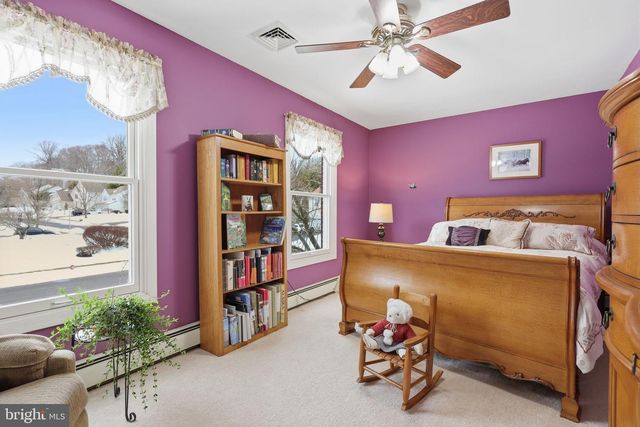 297 CLIVEDEN DR, Newtown, PA 18940