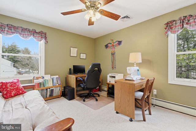 297 CLIVEDEN DR, Newtown, PA 18940