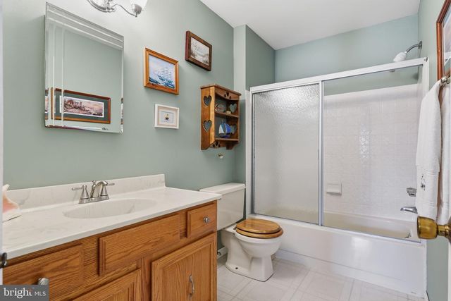 297 CLIVEDEN DR, Newtown, PA 18940