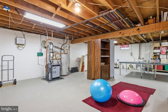 297 CLIVEDEN DR, Newtown, PA 18940