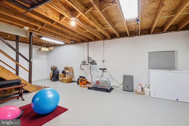 297 CLIVEDEN DR, Newtown, PA 18940