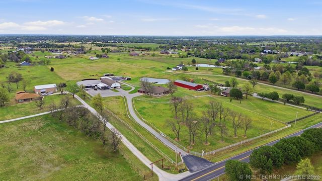 8505 E 116th Street N, Owasso, OK 74055