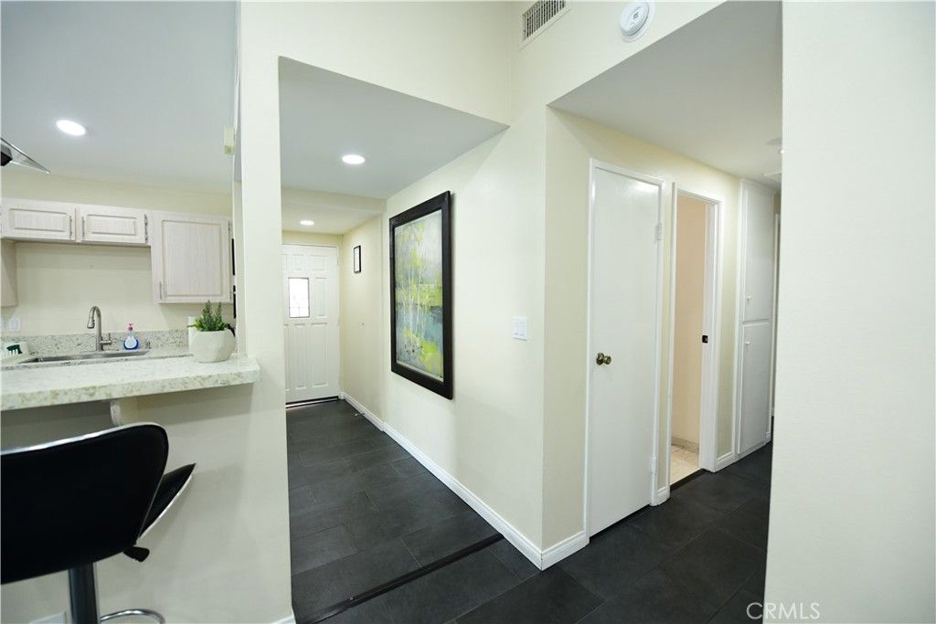 9452 Larrabee Avenue, San Diego, CA 92123 — photo 5
