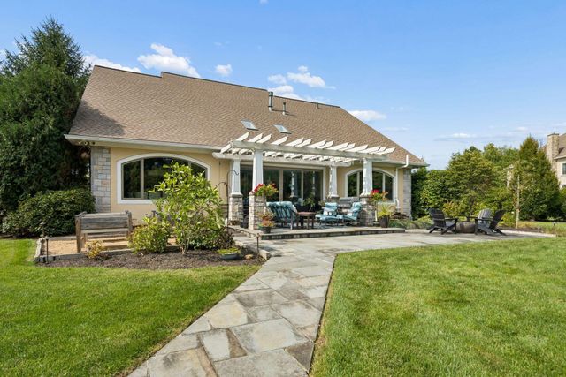 8217 Creek Hollow Road, Blacklick, OH 43004