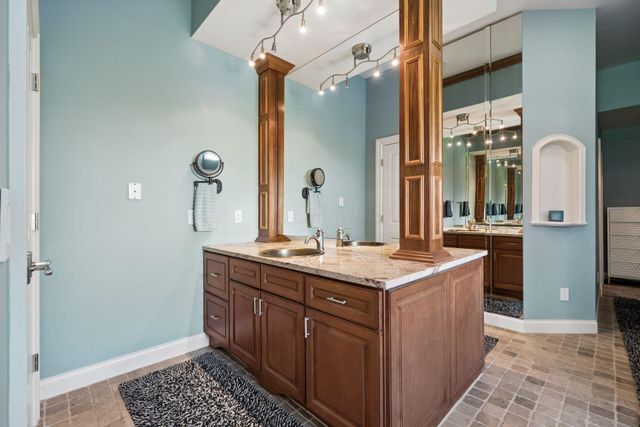 8217 Creek Hollow Road, Blacklick, OH 43004