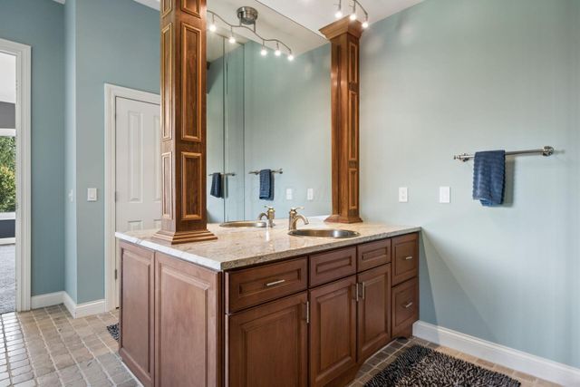 8217 Creek Hollow Road, Blacklick, OH 43004