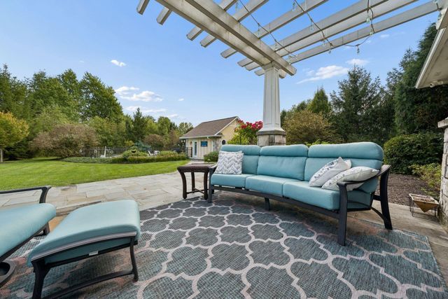 8217 Creek Hollow Road, Blacklick, OH 43004