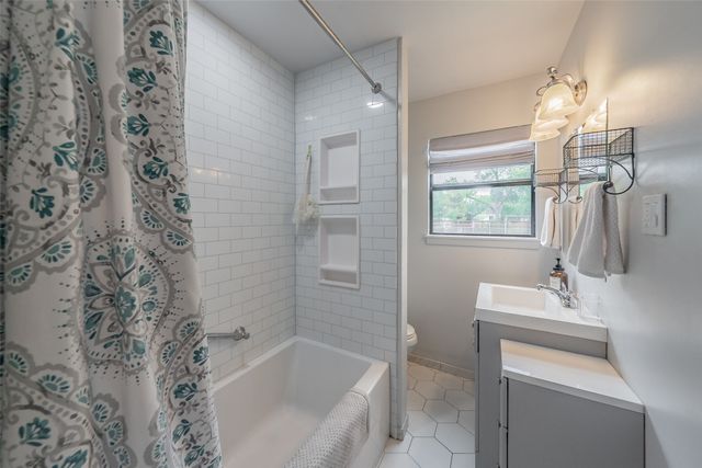 1802 Keneipp Road, Carrollton, TX 75006