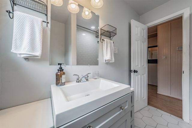 1802 Keneipp Road, Carrollton, TX 75006
