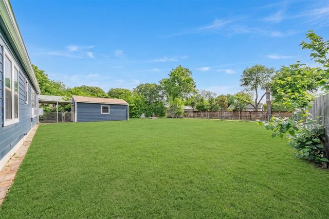 1802 Keneipp Road, Carrollton, TX 75006