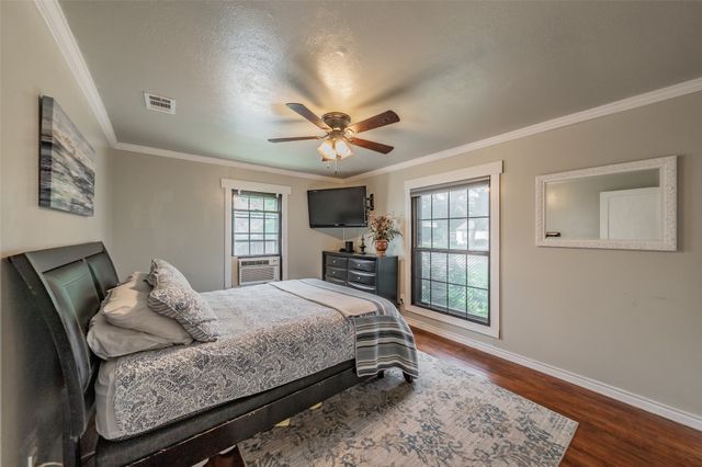 1802 Keneipp Road, Carrollton, TX 75006
