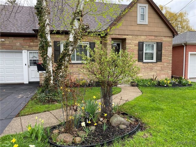 15 Pleasant Street, Cheektowaga, NY 14225