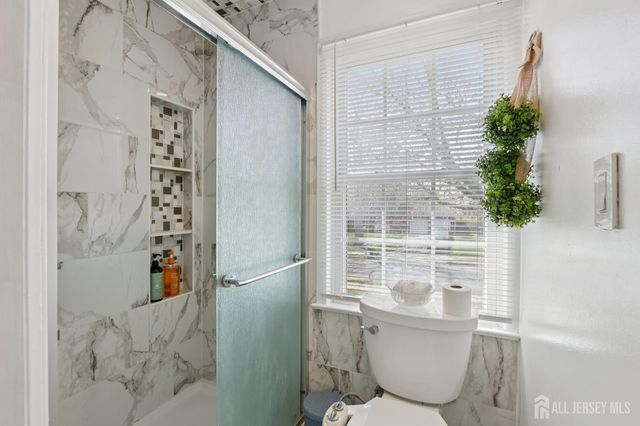 12 MACKENZIE Lane, Plainsboro, NJ 08540