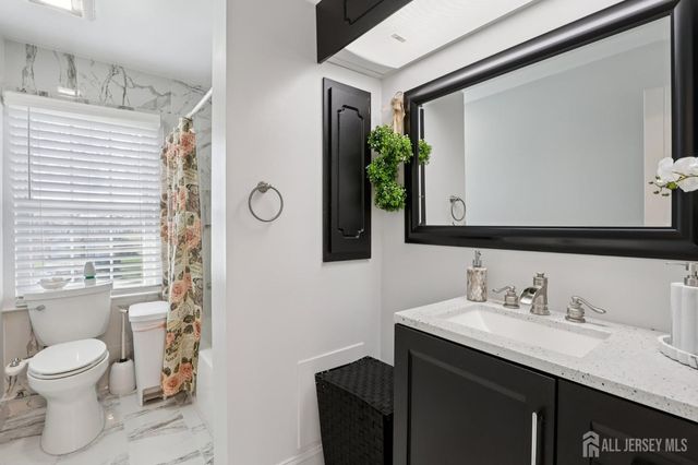 12 MACKENZIE Lane, Plainsboro, NJ 08540