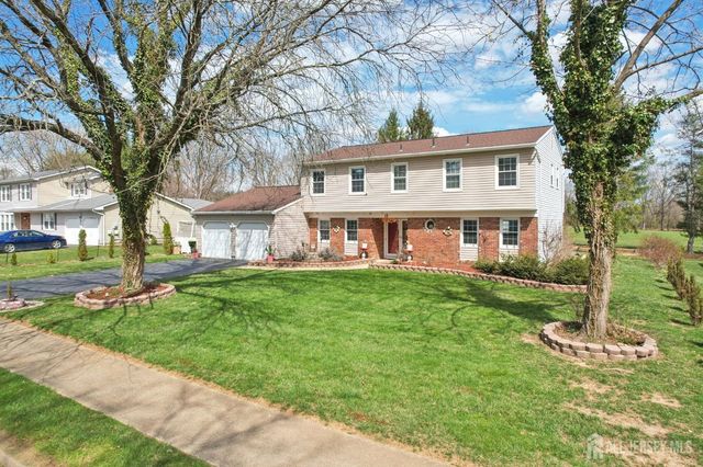 12 MACKENZIE Lane, Plainsboro, NJ 08540