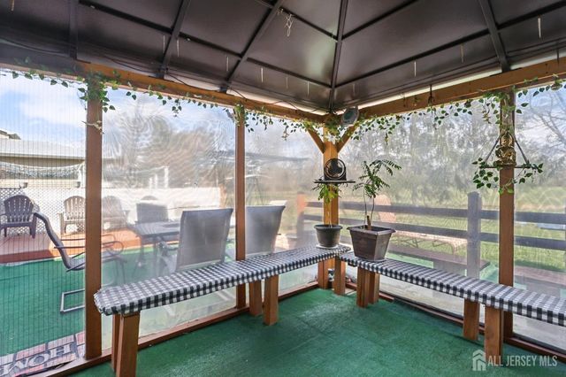 12 MACKENZIE Lane, Plainsboro, NJ 08540