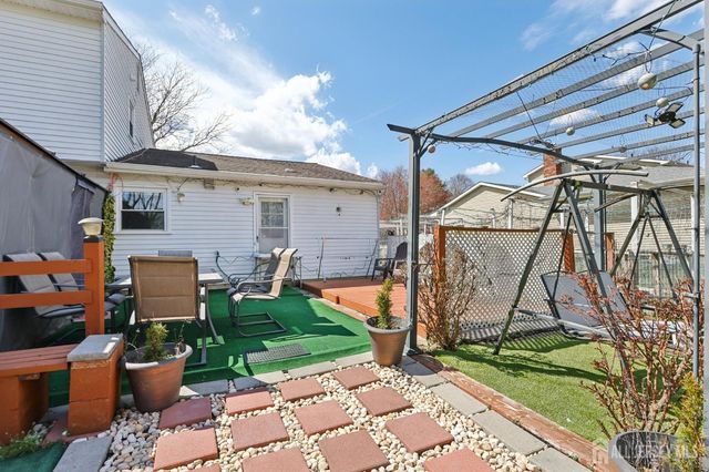 12 MACKENZIE Lane, Plainsboro, NJ 08540