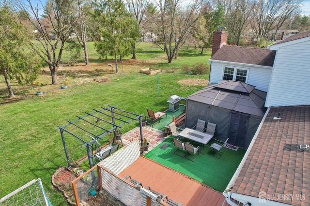 12 MACKENZIE Lane, Plainsboro, NJ 08540