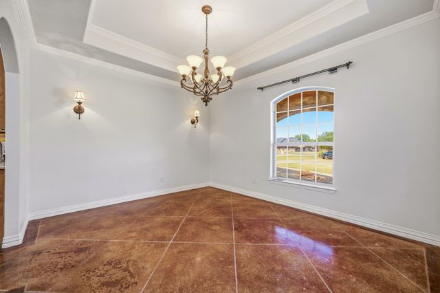 910 Mallard Pointe Drive, Granbury, TX 76049