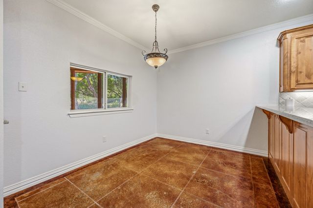 910 Mallard Pointe Drive, Granbury, TX 76049
