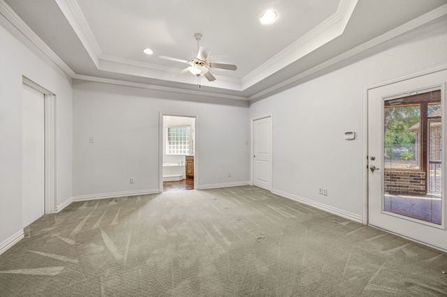 910 Mallard Pointe Drive, Granbury, TX 76049