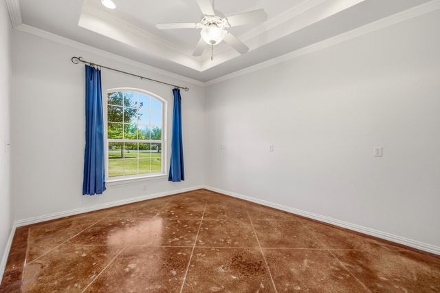 910 Mallard Pointe Drive, Granbury, TX 76049