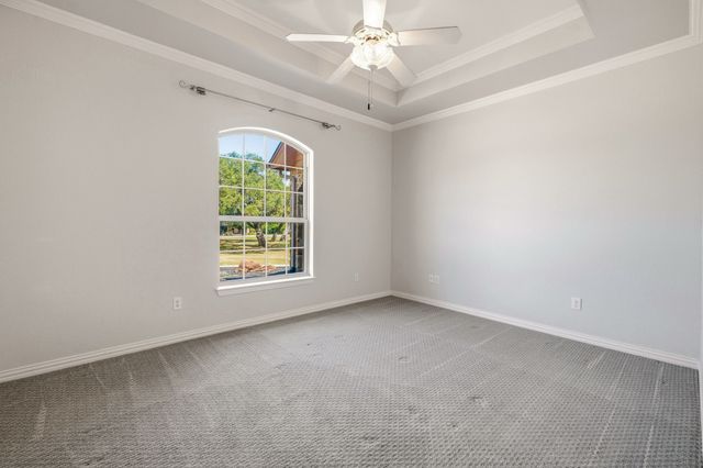910 Mallard Pointe Drive, Granbury, TX 76049