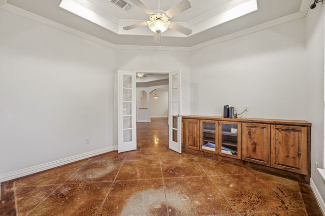 910 Mallard Pointe Drive, Granbury, TX 76049