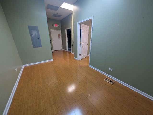 17605 S OAK PARK Avenue A, Tinley Park, IL 60477