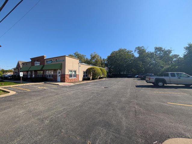 17605 S OAK PARK Avenue A, Tinley Park, IL 60477