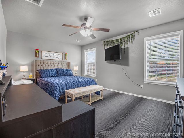 522 S Muskogee Avenue, Claremore, OK 74017
