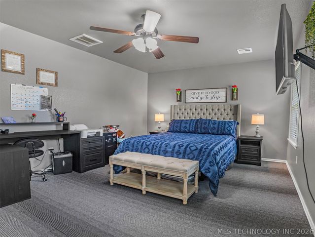 522 S Muskogee Avenue, Claremore, OK 74017