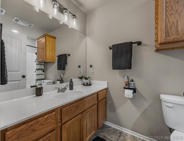 522 S Muskogee Avenue, Claremore, OK 74017